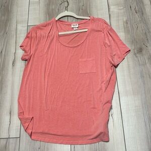 Peach tee with pocket